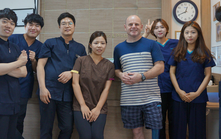 브리젠드병원 기술자와 함께한 실리콘 의지 제작 교육